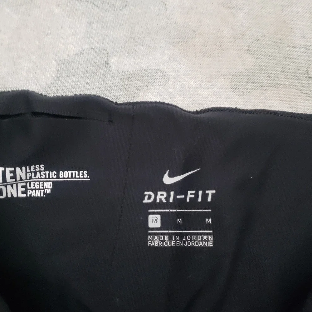 Nike Capri Leggings Womens Medium Black Dri-Fit Pull On Running Gym Yoga Outdoor